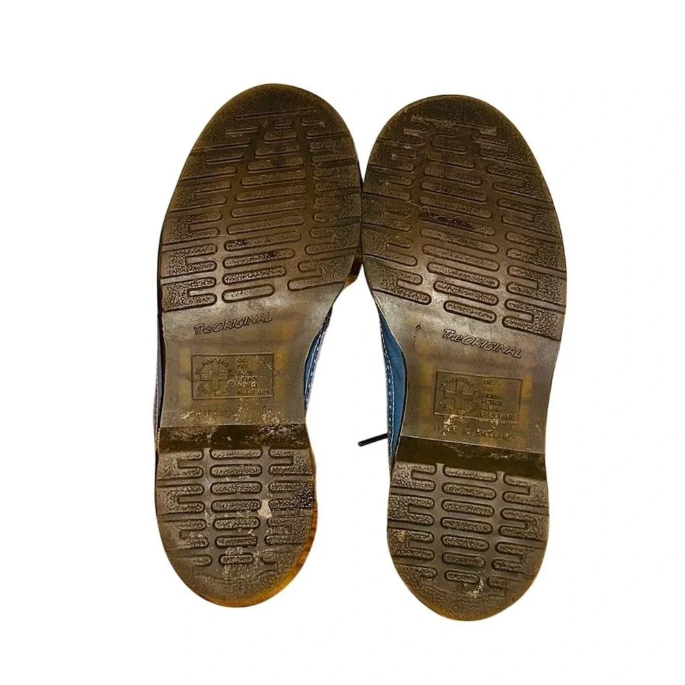 Dr. Martens scratches toes